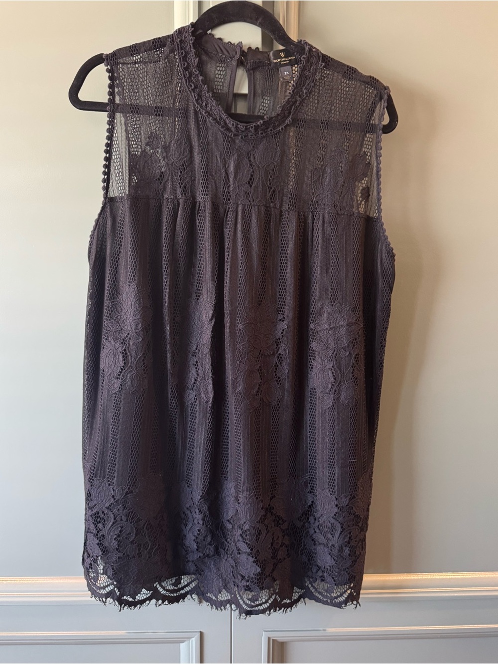 Worthington Black Sleeveless Lace Overlay Top - Size 2X